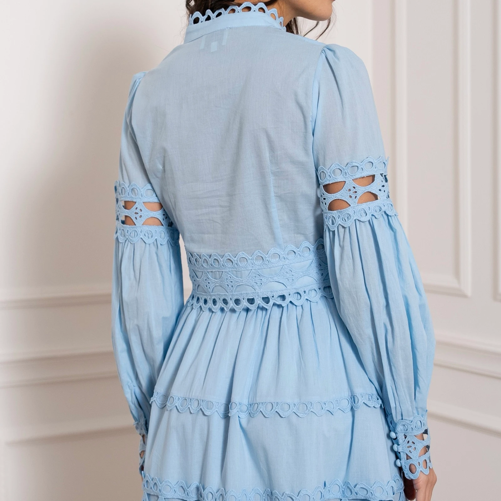 Blusa cropped Ellie em algodão rendado - Azul céu – photo 2